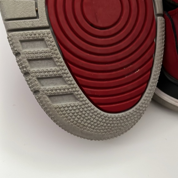 2018 Jordan Legacy 312 Toro. Red/Black. Men’s 8. Good used condition! - Picture 12 of 14